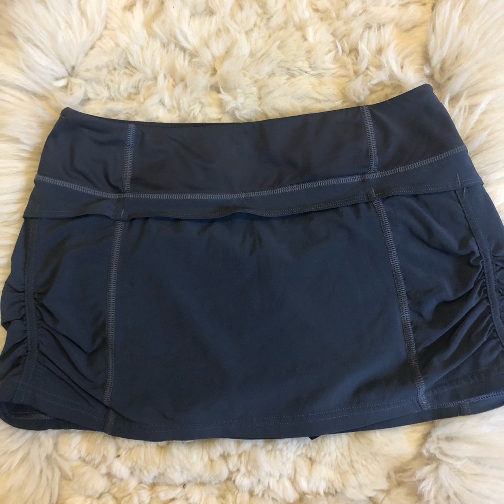 Lululemon🍋 wet. DRY. warm. Gray Skort- size 4 reg